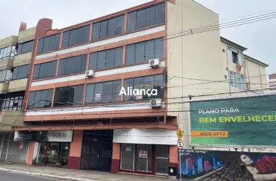 Apartamento com 2 quartos para alugar na avenida protásio alves, 1734, rio branco, porto alegre por r$ 1.800