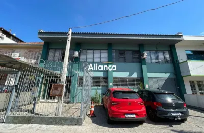 Loft com 1 quarto para alugar na rua general neto, 150, floresta, porto alegre por r$ 2.000