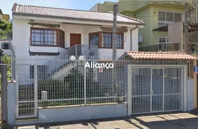 Casa com 3 quartos para alugar na rua ricalde marques, 17, jardim são pedro, porto alegre por r$ 5.500