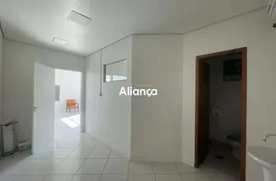 Sala comercial para alugar na Avenida Fernando Ferrari, 354, Vila Regina, Cachoeirinha por R$ 950