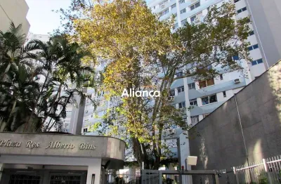 Apartamento com 2 quartos para alugar na Avenida Alberto Bins, 820, Floresta, Porto Alegre por R$ 1.850