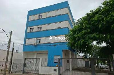 Apartamento com 2 quartos para alugar na Rua Santo Ângelo, 224, Vila Santo Ângelo, Cachoeirinha por R$ 1.400