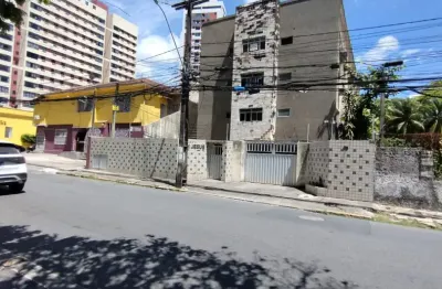 Totalmente nascente e localização perfeita, bem próximo ao comércio de casa amarela.