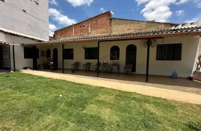Casa com 3 qts em lote de 400 m² - vila mariana - governador valadares/mg