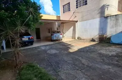 Casa baixa com 2 quartos - 251 m² de área construída - são pedro - governador valadares/mg