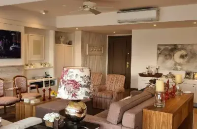 Apartamento com 3 quartos à venda na Rua Pedro Weingartner, Rio Branco, Porto Alegre