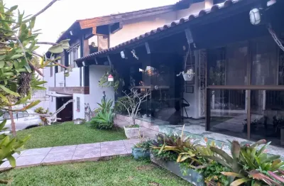Casa com 3 quartos à venda na Rua Conselheiro Xavier da Costa, Ipanema, Porto Alegre