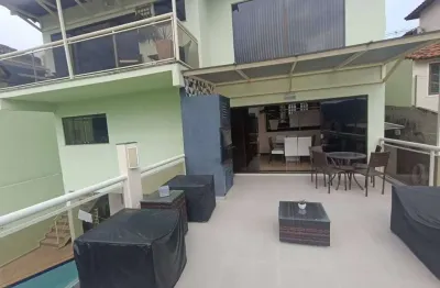 Casa em camboinhas com 4 quartos e vista espetacular