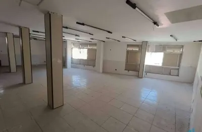 Casa comercial para alugar na Avenida Dezoito do Forte, 83, Centro, São Gonçalo