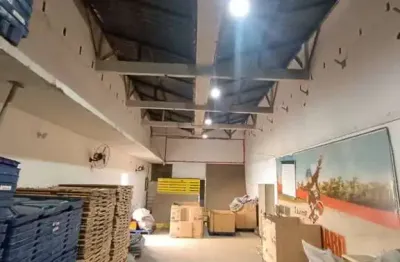Loja com galpão e estacionamento no barreto niteroi 806m²
