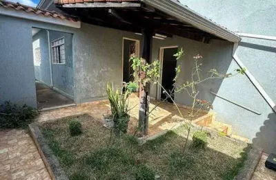 Casa à venda em Franca/SP - 2 quartos, 2 vagas, frente, porcelanato