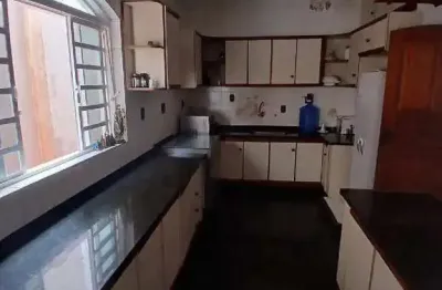 Casa com 6 quartos à venda na Rua Lauro Reis, 1510, Vila Marta, Franca