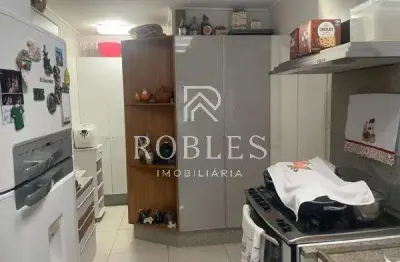 Cobertura com 335 m², 3 quartos sendo 3 suítes à venda no bairro Granja Julieta.