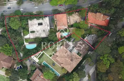 Casa com 976 m² de área útil em terreno com 3.100m2 à venda no bairro Cidade Jardim