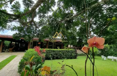 Casa de Luxo em Condomínio na Aldeia dos Camarás - 5 quartos, 5 suítes, 3 salas, 6 banheiros, 10 vagas, 440m² em Camaragibe-PE!