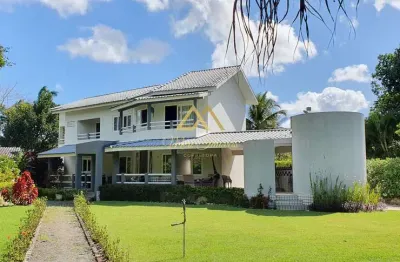 Vendo essa confortável e elegante casa, em condomínio de luxo, com acessibilidade, rampa e elevador, em condomínio de Aldeia, próximo a Recife.
