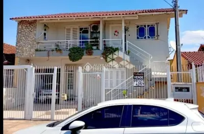 Oportunidade: casa sobrado ampla com piscina à venda em canoas