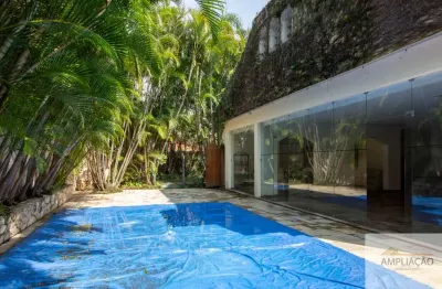 Sobrado Residencial, 617 mts, 6 dormitórios, 8 vagas, no Morumbi