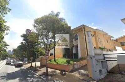 Casa 9 de julho, entrada/saída de veículos independente, ideal p/ advogados laboratórios e clínicas