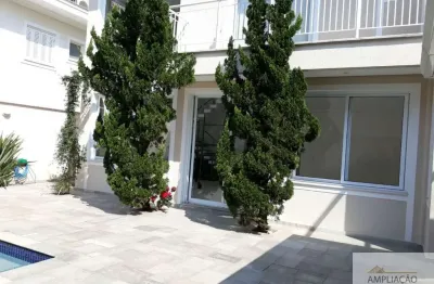 Casa em condominio, 3 suítes 4 vagas,  piscina, espaço gourmet, segurança 24 horas,  no morumbi
