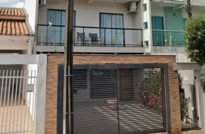 Casa com 3 quartos à venda na rua joaquim antônio dos santos, jardim tarumã, londrina por r$ 660.000
