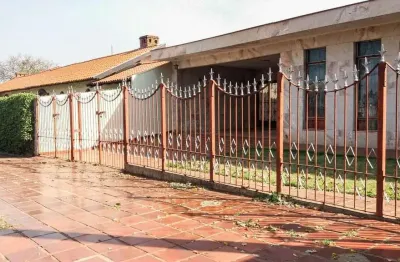 Casa com 3 quartos à venda na rua josé de alencar, jardim shangri la, londrina por r$ 800.000