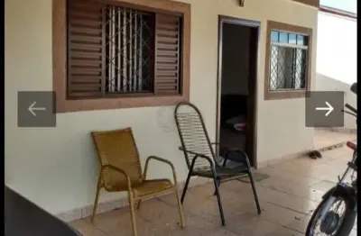 Casa com 2 quartos à venda na avenida roberto siqueira de toledo, jardim pacaembu, londrina por r$ 250.000