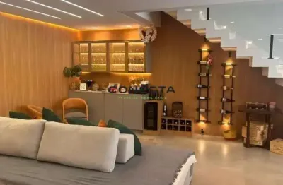 Casa com 3 quartos à venda na Rua Professora Delvina Borges, Universitário, Londrina por R$ 1.770.000