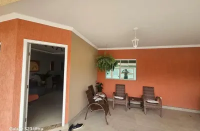 Casa com 4 quartos à venda na rua inércio picelli, jardim pacaembu, londrina por r$ 849.000