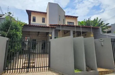 Casa com 3 quartos à venda na rua uberlândia, jardim alvorada, londrina por r$ 780.000