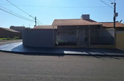 Casa com 3 quartos à venda na rua isaura marques pereira, jardim império do sol, londrina por r$ 485.000