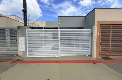 Casa com 3 quartos à venda na rua francisco gonzales donoso, jardim pequena londres, londrina por r$ 300.000