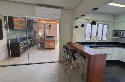 Casa em condomínio fechado com 3 quartos à venda na Rua Carlos Pavan, Jardim Império do Sol, Londrina por R$ 600.000