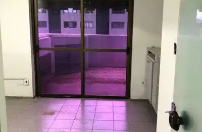 Sala comercial para alugar na Rua Visconde do Rio Branco, 100, Centro, Taubaté