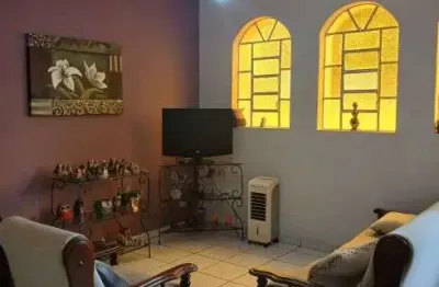 Casa com 3 quartos à venda na Rua Dolores Barreto Coelho, Vila Paulista, Taubaté