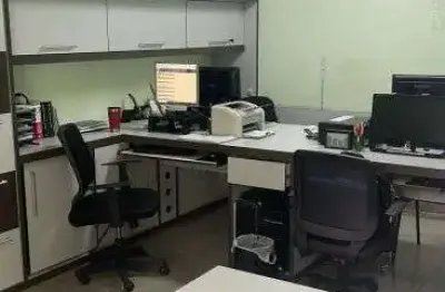 Sala comercial à venda na Rua Visconde do Rio Branco, 120, Centro, Taubaté