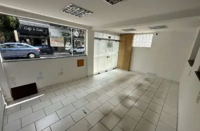 Casa com 3 quartos para alugar na Rua Visconde do Rio Branco, 120, Centro, Taubaté