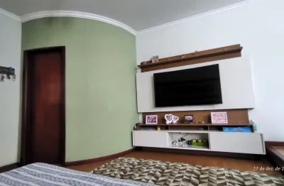 Vendo ótima casa bairro parque são luiz em taubaté em ótima localização