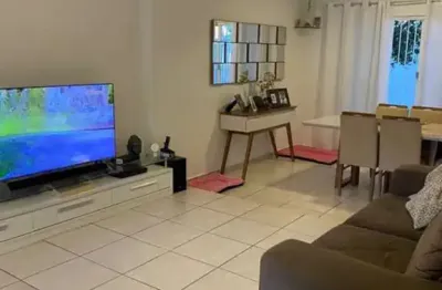 Linda casa à venda em cidade] - bairro] com 4 quartos, 1 suíte e 2 vagas de garagem, 210m² de área!