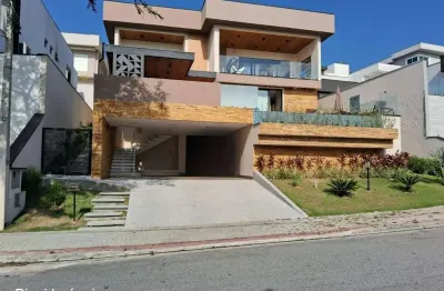 Casa de luxo no Condomínio Residencial Jaguary: 6 quartos, 5 suítes, 2 salas, 6 banheiros, 3 vagas de garagem, 458m² - São José dos Campos-SP