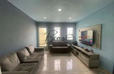 Casa à venda em São José dos Campos-SP, Parque Industrial: 3 quartos, 1 suíte, 1 sala, 2 banheiros, 2 vagas, 126m²!