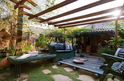 Venda de Sitio Comercial em Santo Antônio do Pinhal-SP: 15 quartos, 15 suítes, 15 banheiros e muito mais!