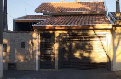 Imperdível oportunidade: Casa à venda em Caçapava-SP, Parque Residencial Santo André, 2 quartos, 1 sala, 2 banheiros, 2 vagas, 130 m².