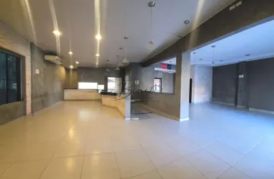 Ponto Comercial com 2 pavimentos / Jardim Esplanada / Ar condicionado / 214 m² de área construída / 300 m² de terreno / Excelente localização / São Jo