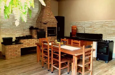 Casa Sobrado/ Bosque dos Ipês/ 03 Dormitórios sendo 01 suíte/204m²/ São José dos Campos