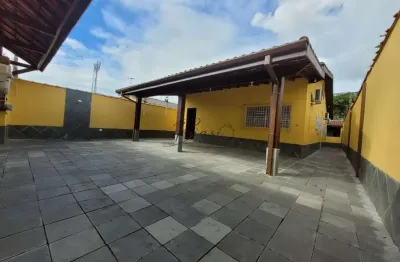 Casa de 3 dormitórios com 1 suíte / Enseada / Área Gourmet com churrasqueira / Edicula / 164 m² de construção / 250 m² de terreno / São Sebastião.