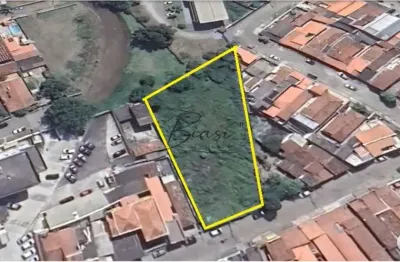 Excelente área / 2000 m² / Projeto aprovado para construção de apartamentos / Excelente localização / Jacareí.