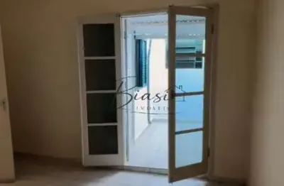 Imóvel de luxo à venda na Vila Pantaleão em Caçapava-SP: 3 quartos, 1 sala, 2 banheiros, 3 vagas - 215,00 m² de área.