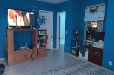 Casa / Jardim Satélite / 03 dormitórios sendo 01 suíte / 167 m² de construção / 300m² de terreno  / São José dos Campos