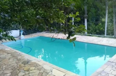 Chacara / Vila São Geraldo / 03 Dormitórios /  03 banheiros / 210m²AC / 5.000m²TE - São José dos Campos - SP.